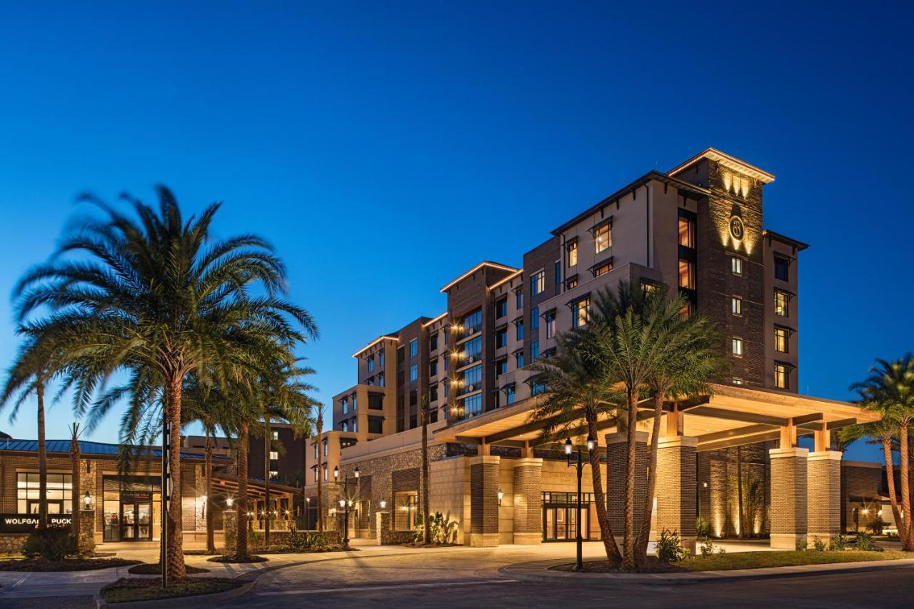 Hotel The Brownwood & The Villages