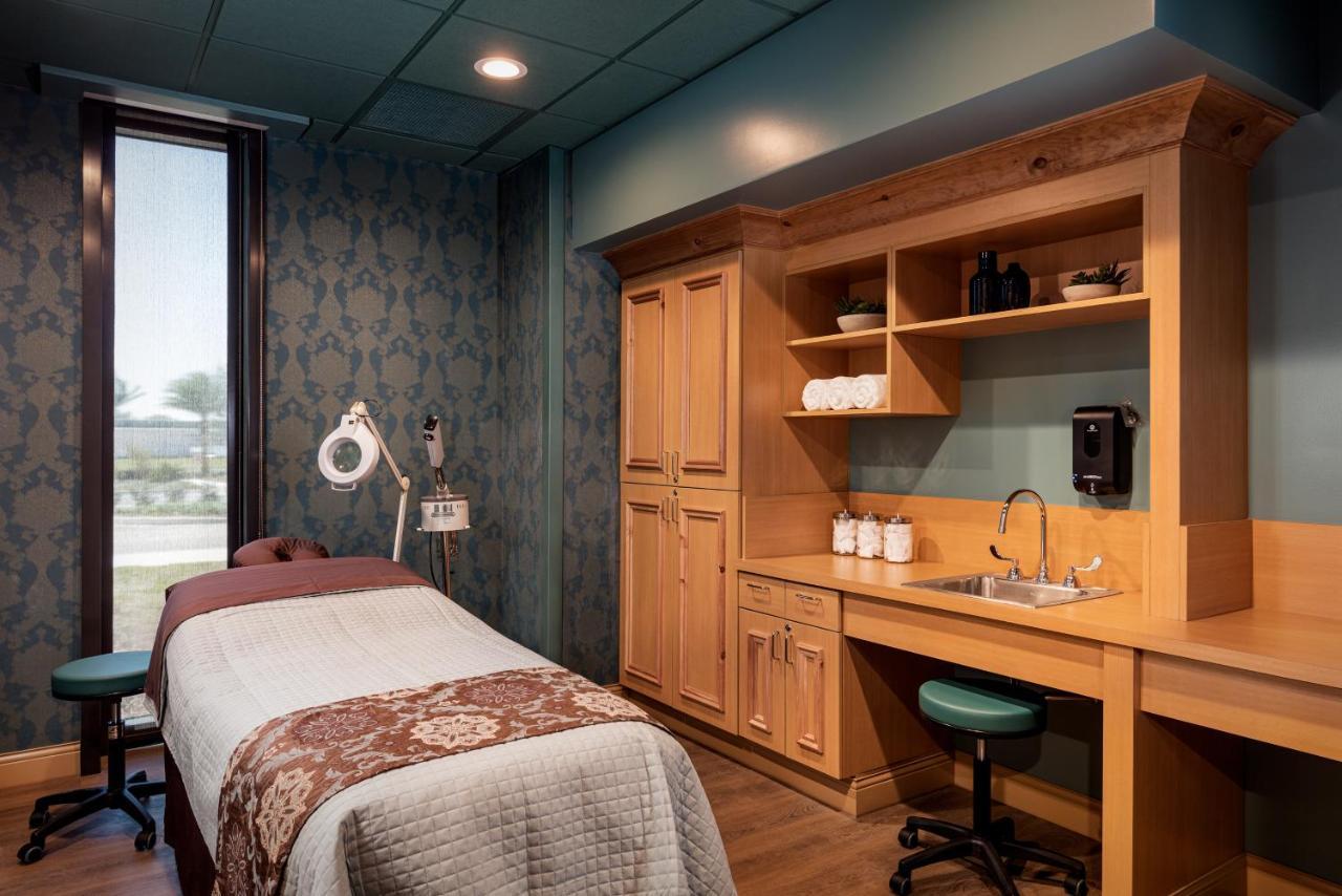 The Brownwood & Hotel The Villages