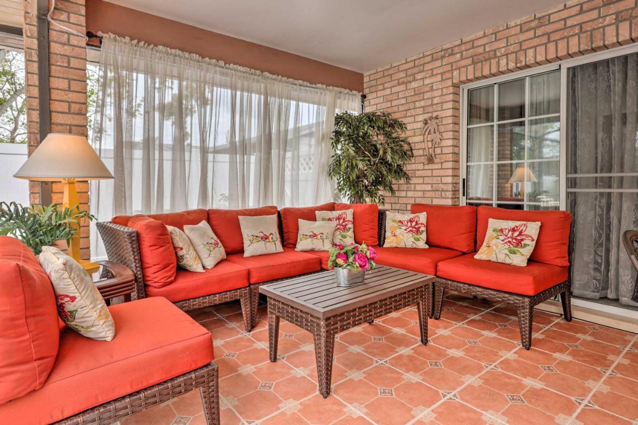 Holiday home Centrally Located With Pool And Yard Deltona