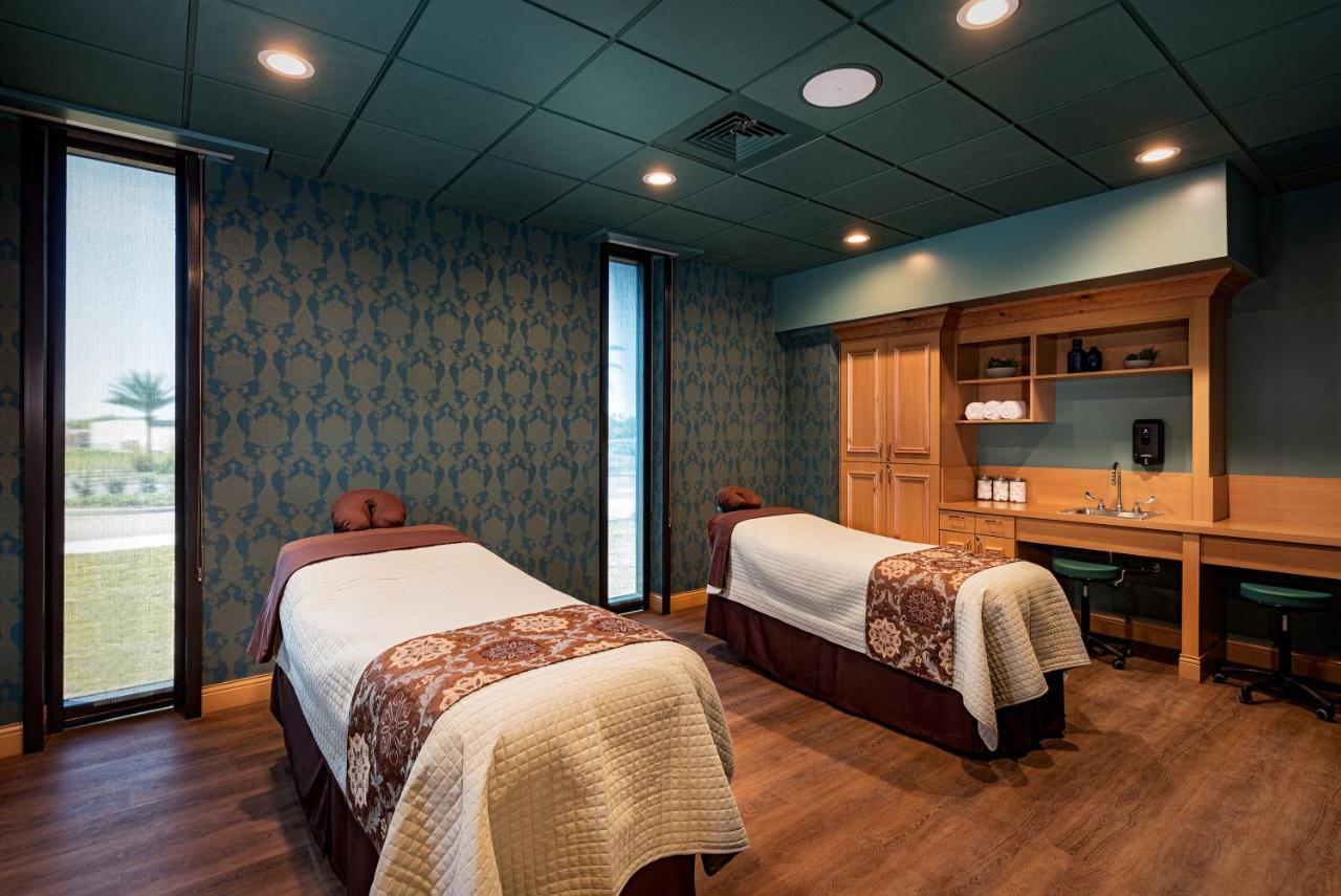 The Brownwood & 3* The Villages