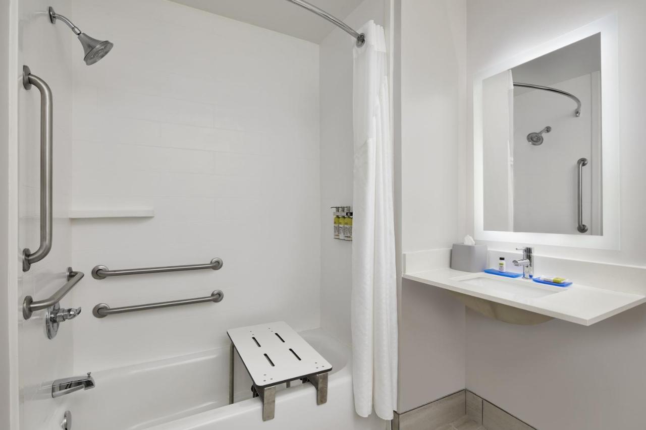 Express & Pensacola-west Navy Base By Ihg Hotel Pensacola