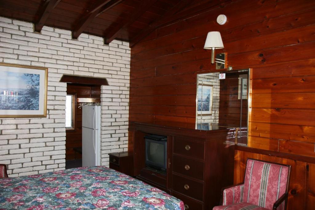 Motel Adobe Hacienda