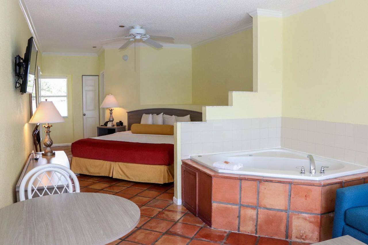 Waterfront Hotel Jupiter
