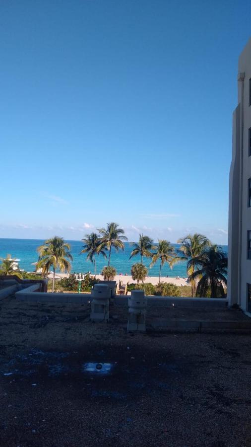 Oceanfront At Beach * Hollywood