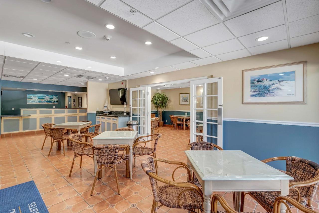 Hutchinson Island Hotel