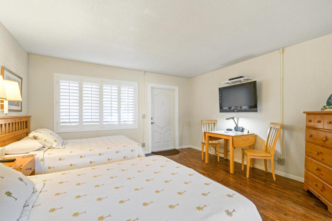 Tequesta Palms Inn 2*