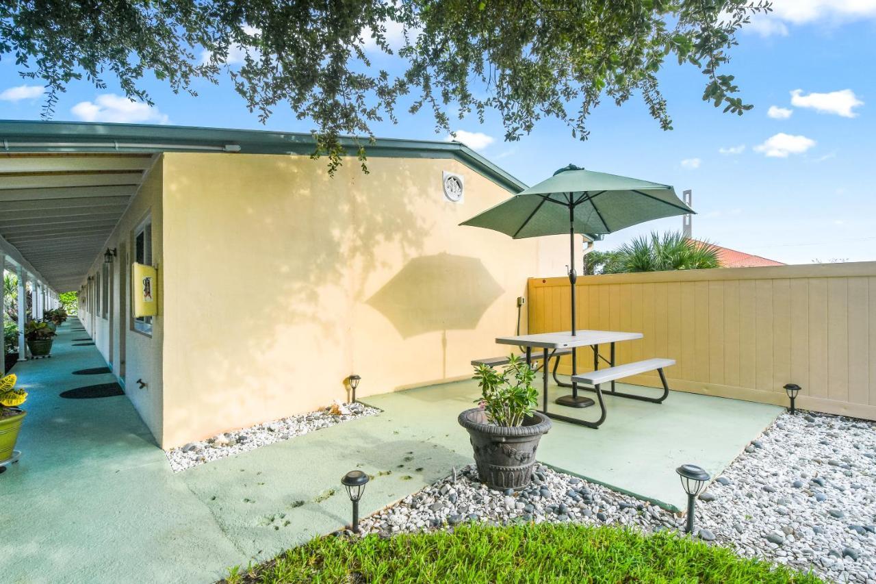 Inn Tequesta Palms 2*