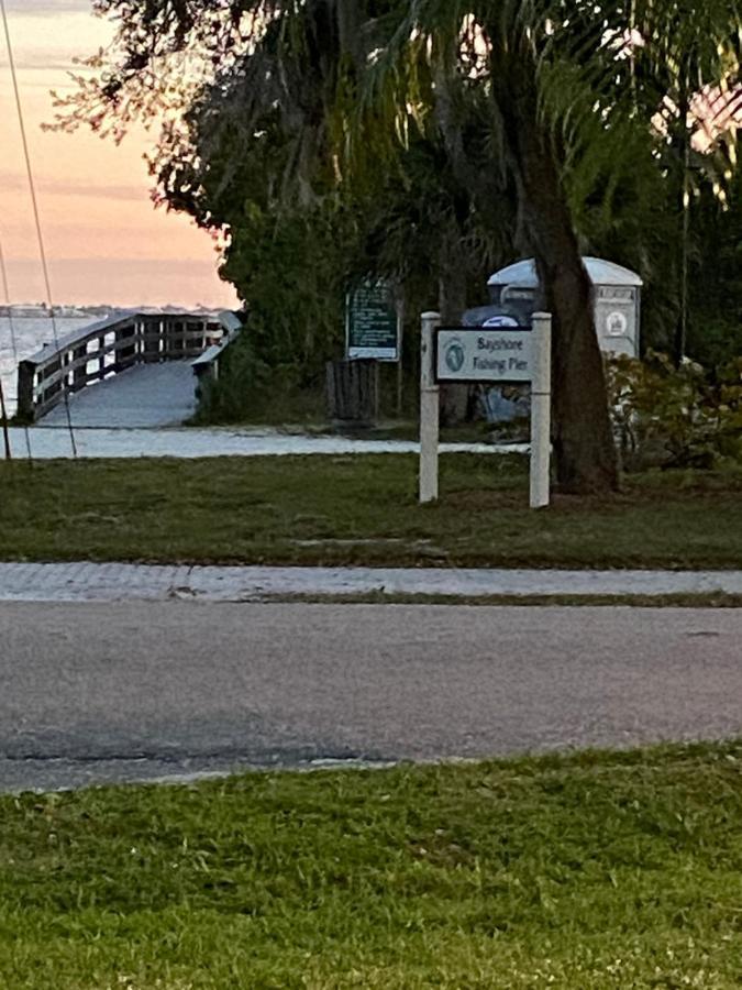Tropical Bay Extend A Suites Motel