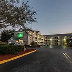 Hometowne Studios By Red Roof Orlando South