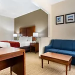 Comfort Suites Airport