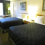 Maingate Lakeside Resort