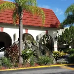 Maingate Lakeside Resort