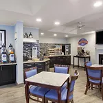 Baymont By Wyndham Jacksonville/Butler Blvd