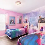 Windsor Hills Resort! 2 Miles To Disney! 6 Bedroom With Private Pool & Spa