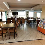 Garnet Inn & Suites