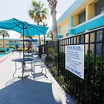 Garnet Inn & Suites
