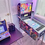 Mickeys Movie House, 2 Masters, Pool And Spa