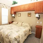Tropical Palms Resort & Campground