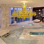 Icon Brickell Suites