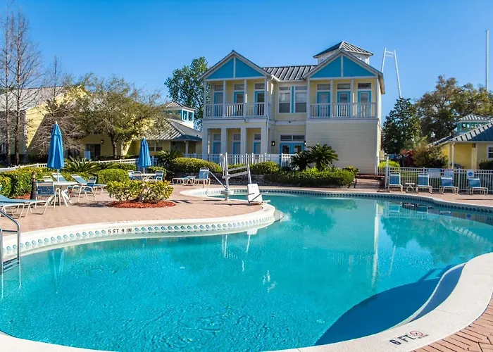 Barefoot\'N Resort