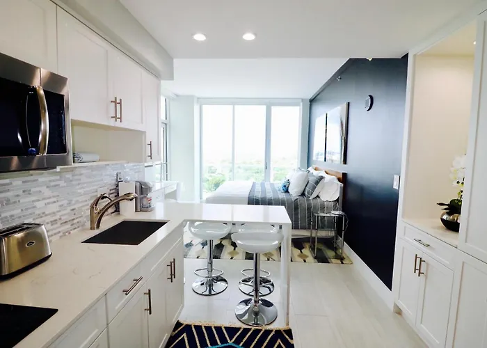 Coconut Grove 21St Floor Private Studio-Parking & Wifi Included