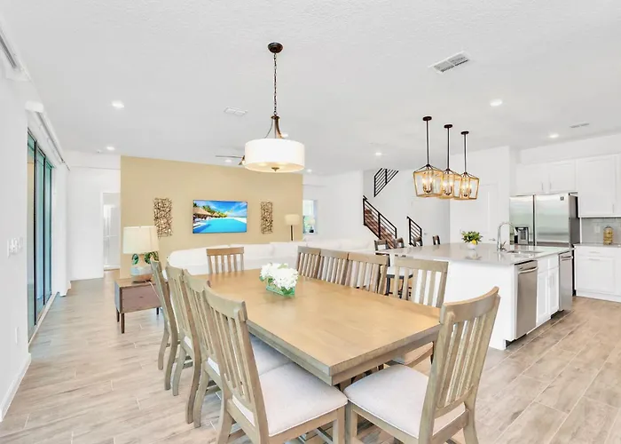 Stunning 9Br Home - Family Resort With Private Pool, Hot Tub, Games Room And Bbq!