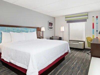 Hampton & International Drive North 3*