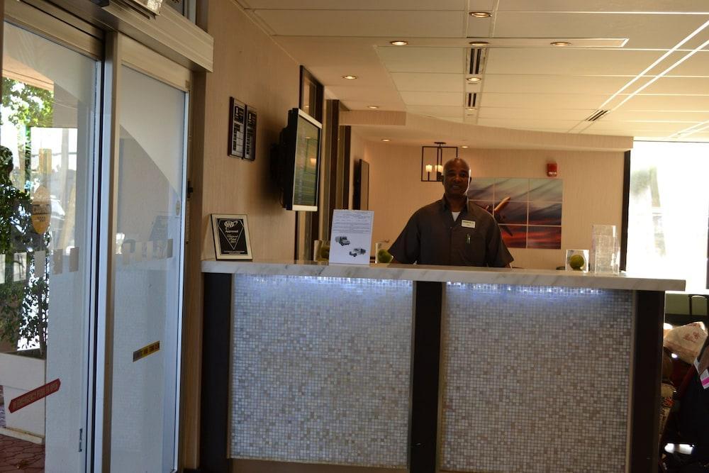 Hotel Miami International Airport By Ihg 3*