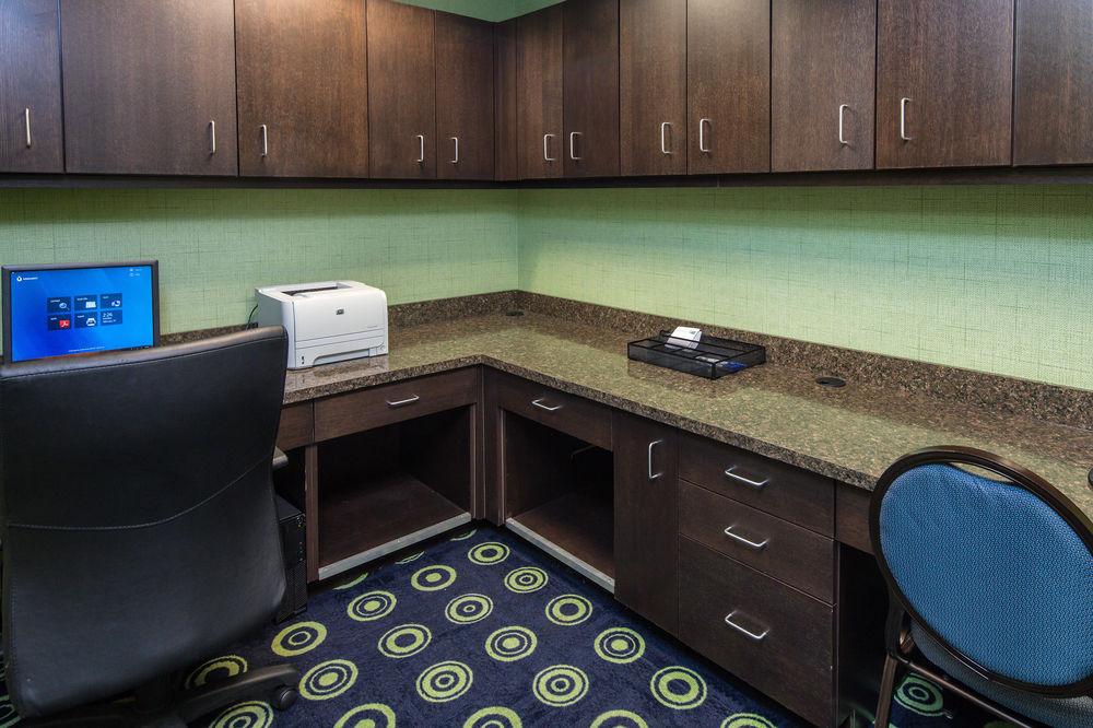 Express & Orlando - Apopka By Ihg 3* Forest City