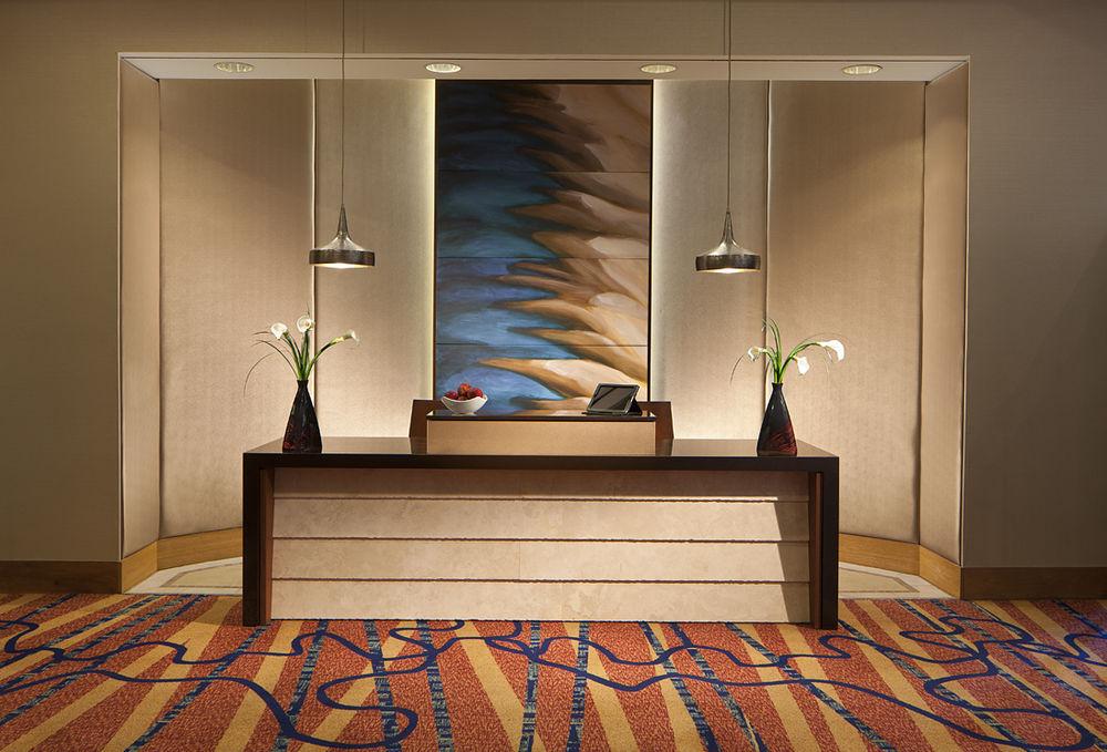 Marriott Airport Lakeside 4*