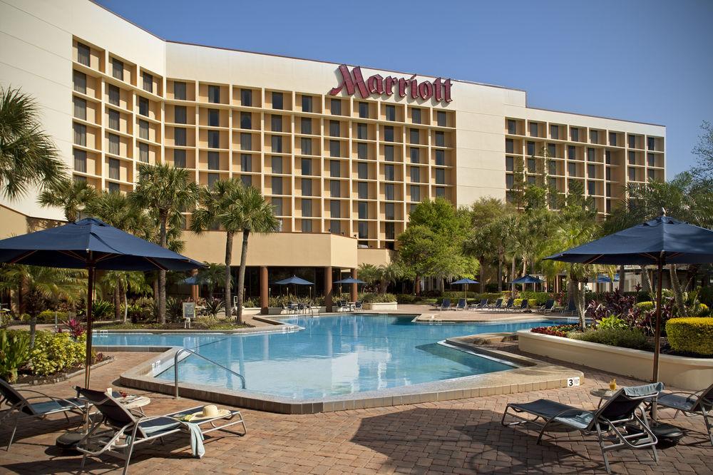 Marriott Airport Lakeside Hotel 4*
