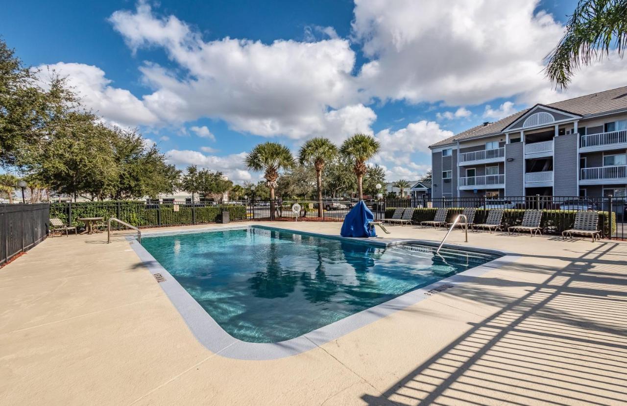 Motel Hometowne By Red Roof Orlando South