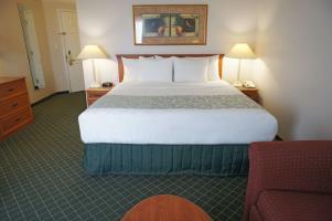 La Quinta By Wyndham Miami Airport West Hotel 3*
