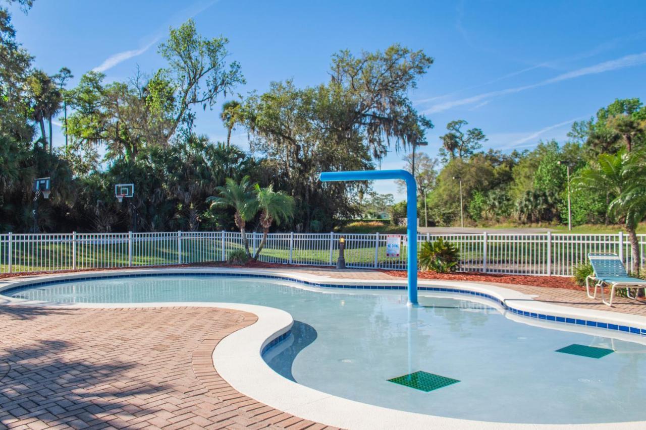 Barefoot'n Resort 3*