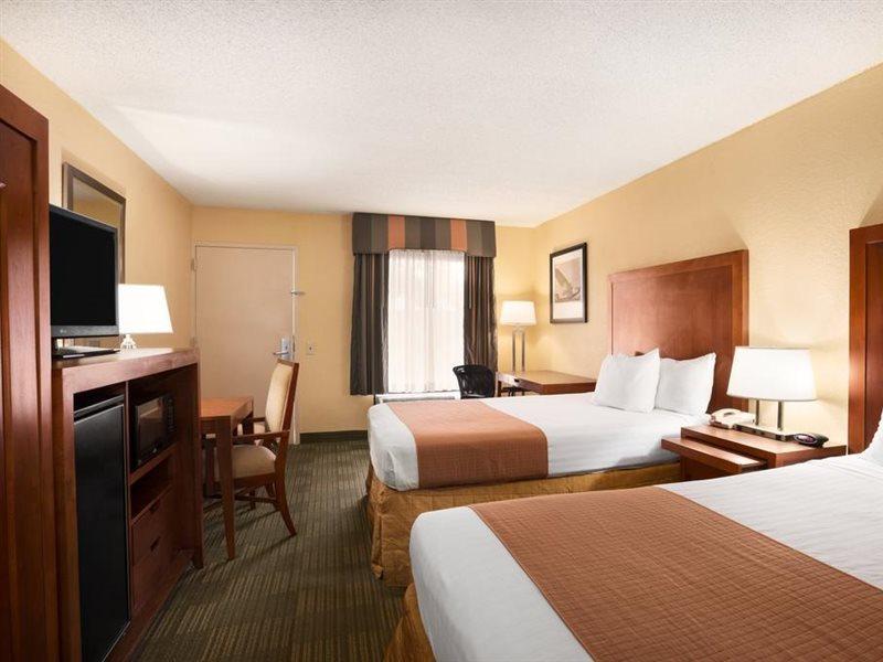 Days By Wyndham Airport Hotel Jacksonville