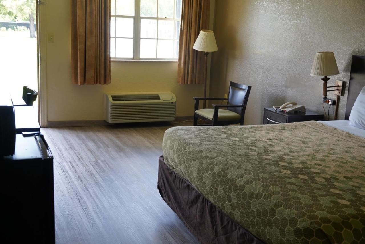 Econo Motel