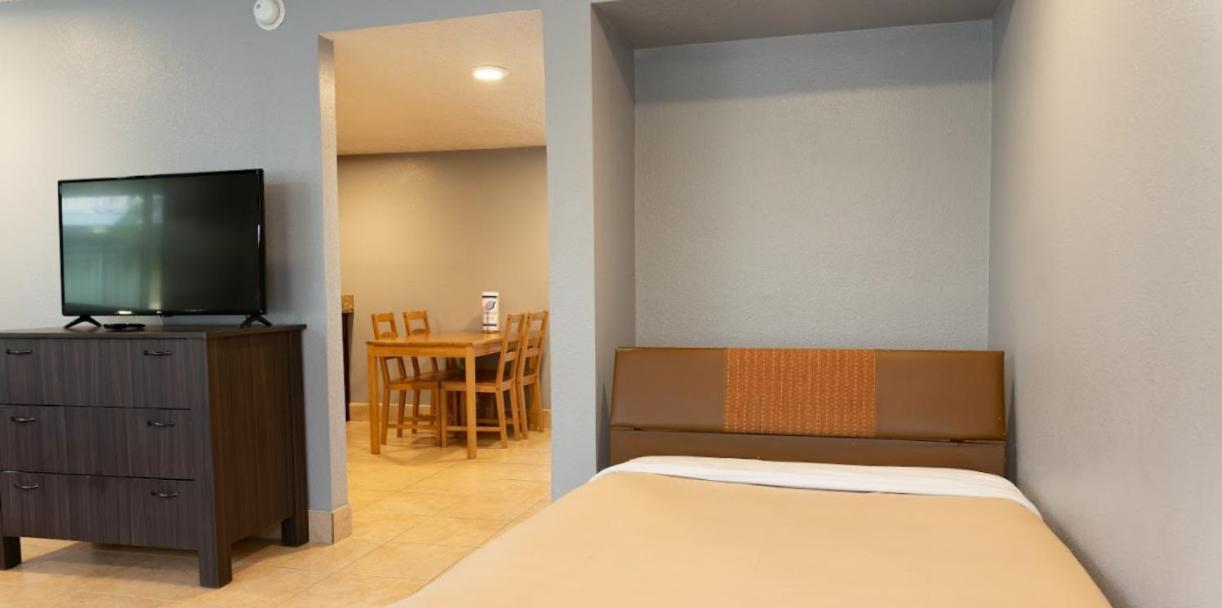 2 Bedroom 3*