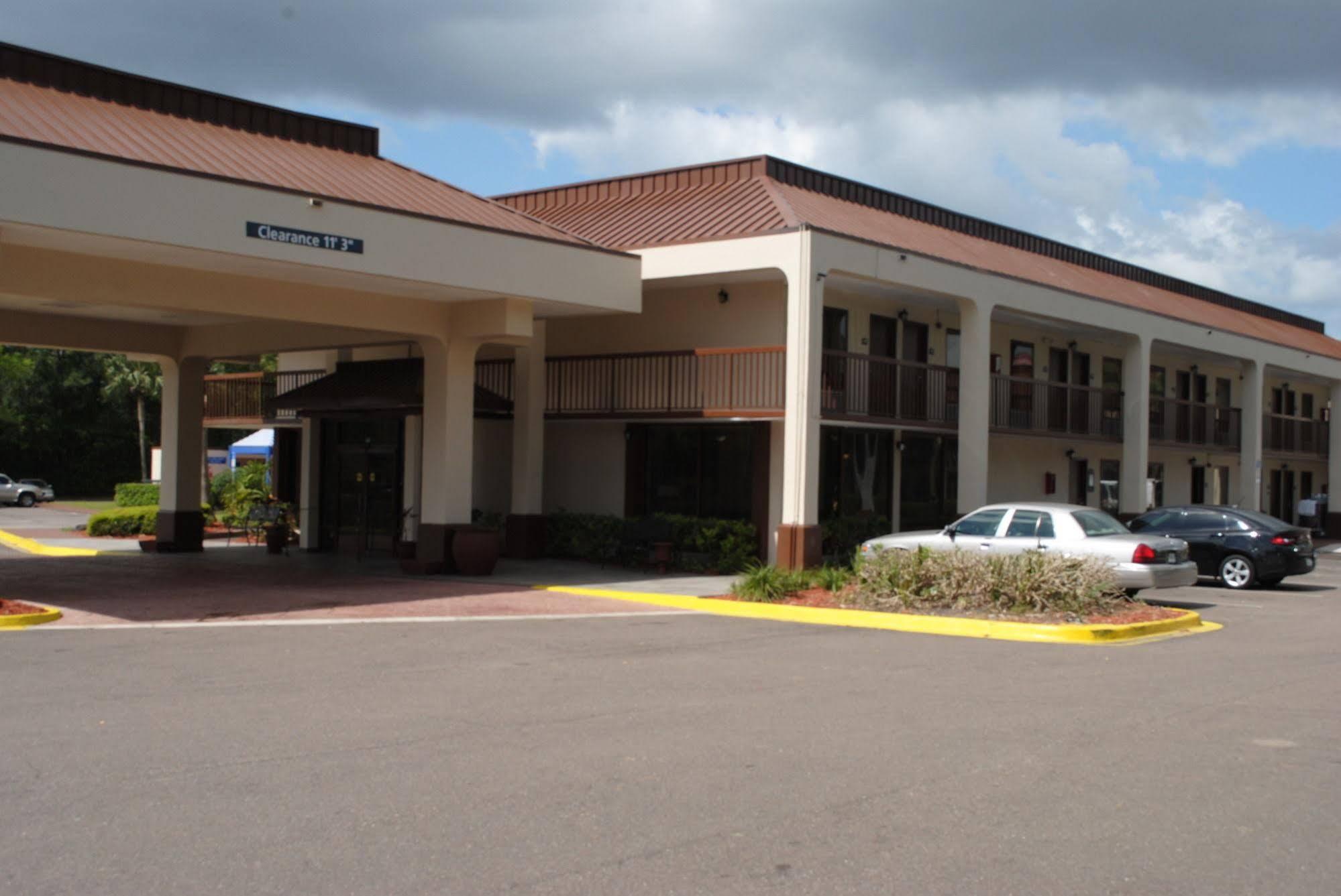 Days By Wyndham Airport Jacksonville