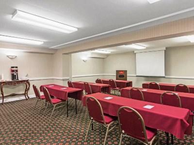 Ramada By Wyndham Near I-4 Altamonte Springs