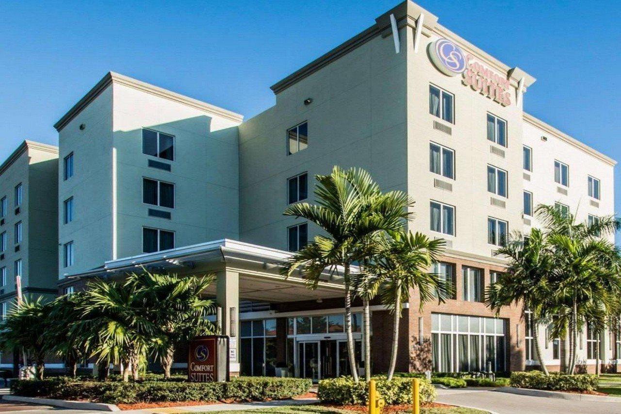 Hotel Comfort Miami Airport North 3*