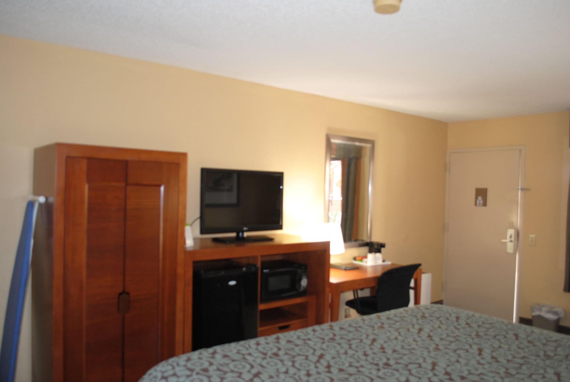 Days By Wyndham Airport Hotel 2*