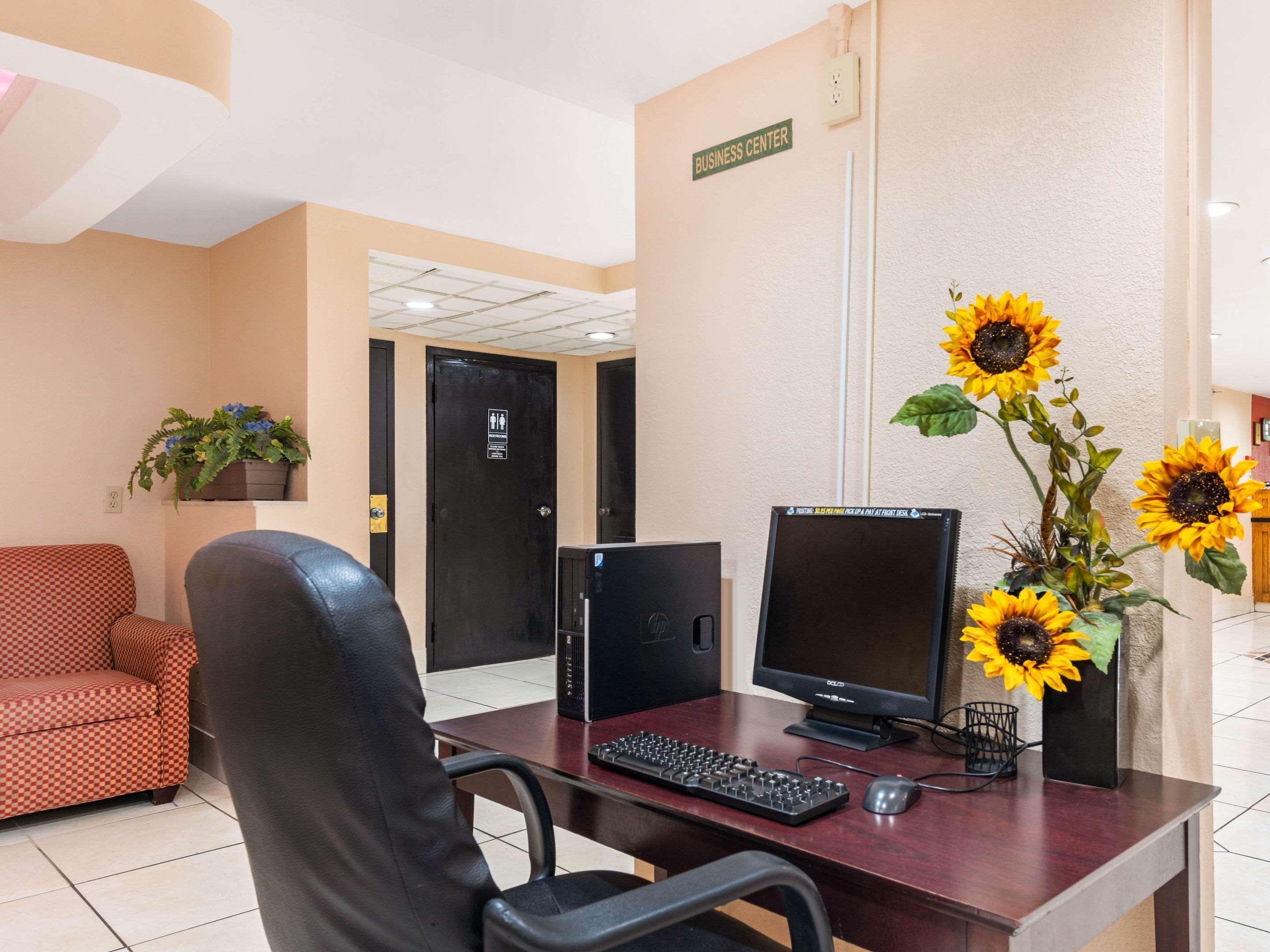 Quality & Airport Hotel 2*