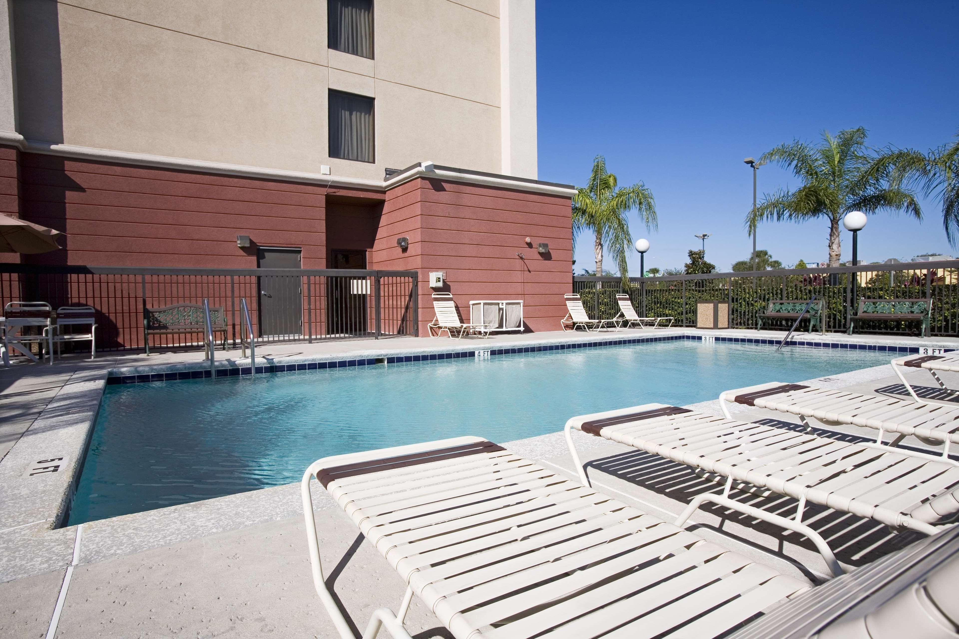 Hampton & International Drive North Hotel 3*