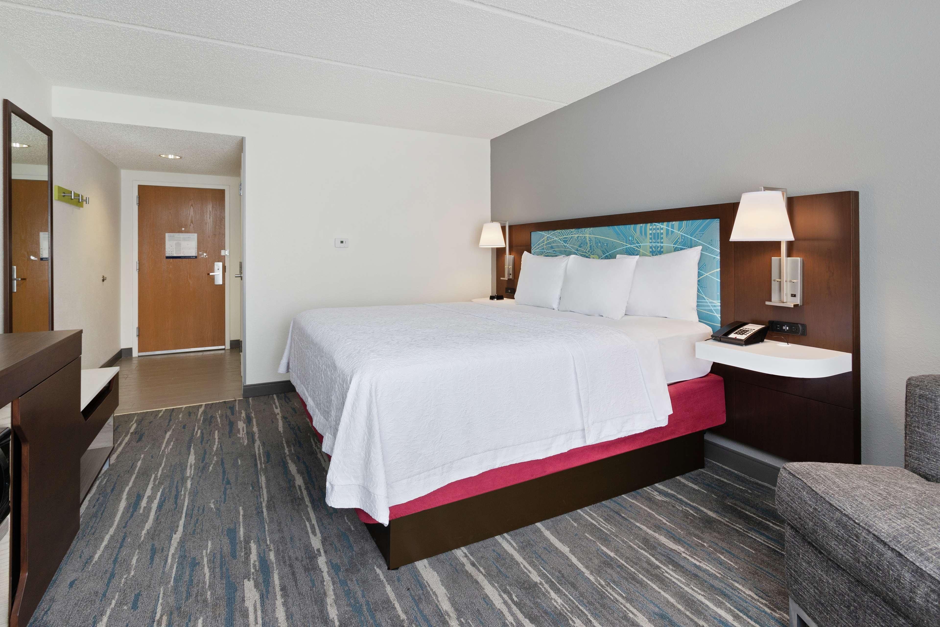 Hampton & International Drive North 3*