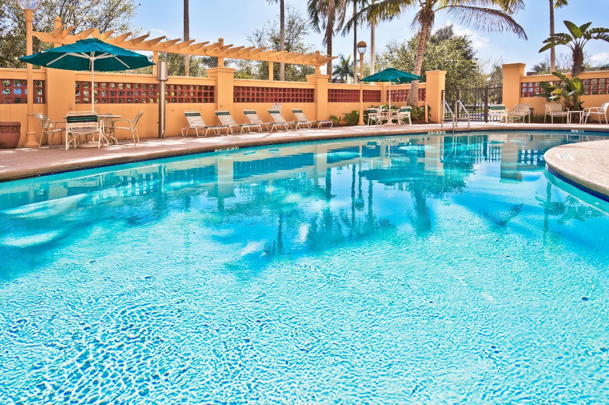 La Quinta By Wyndham Miami Airport West Hotel Sweetwater
