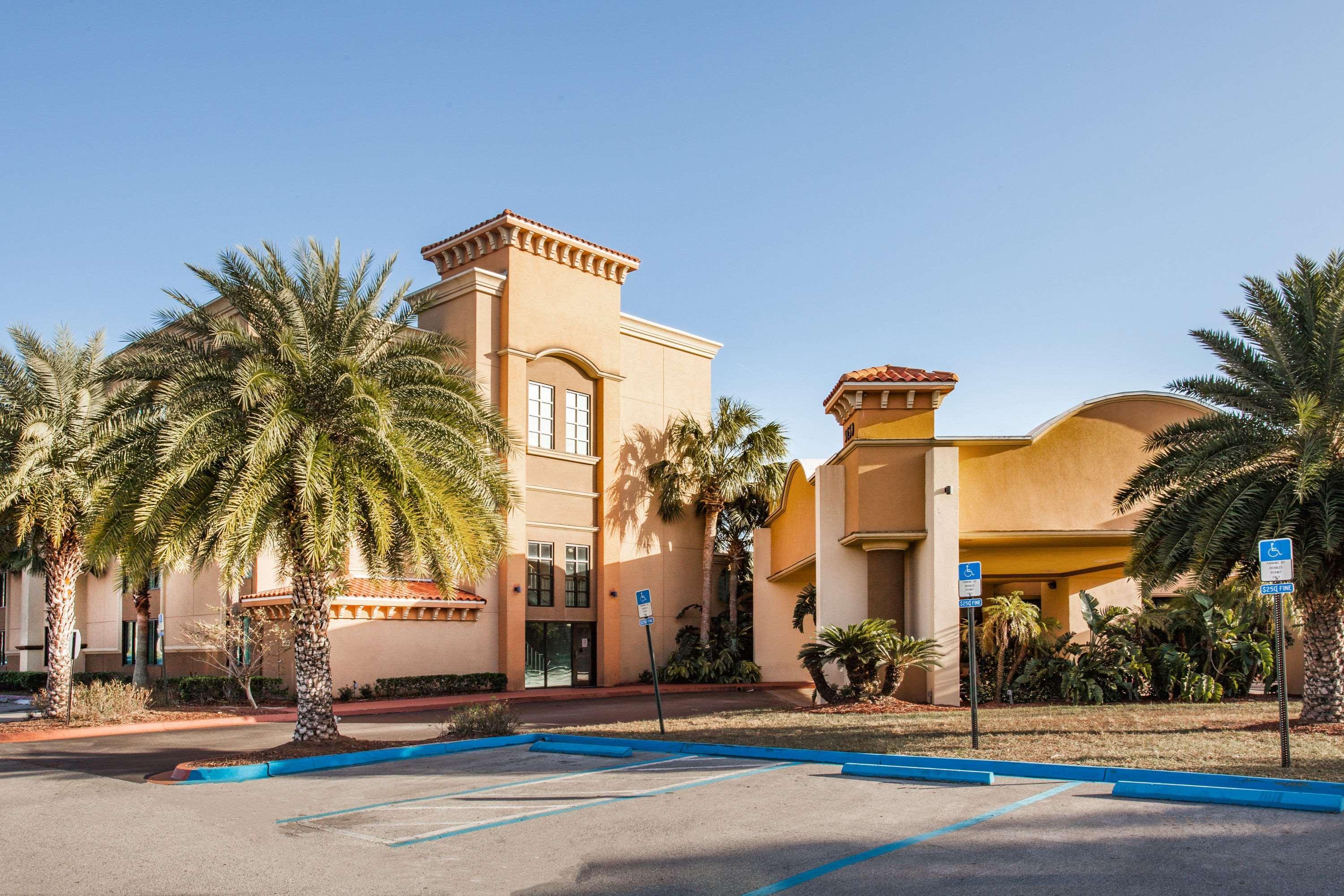 Ramada By Wyndham I-95 By Butler Blvd Hotel Jacksonville