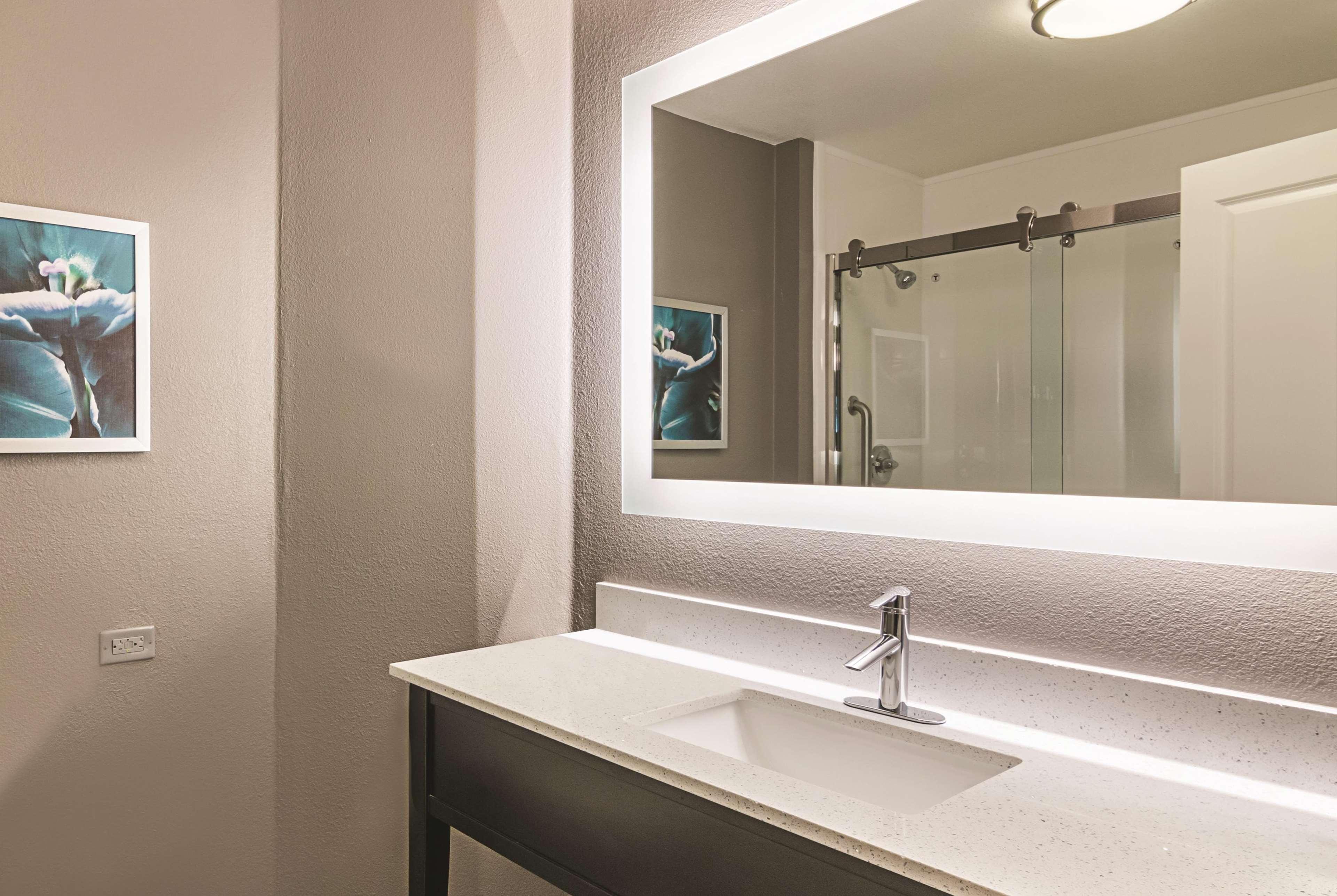 La Quinta By Wyndham Orlando Ucf 3*