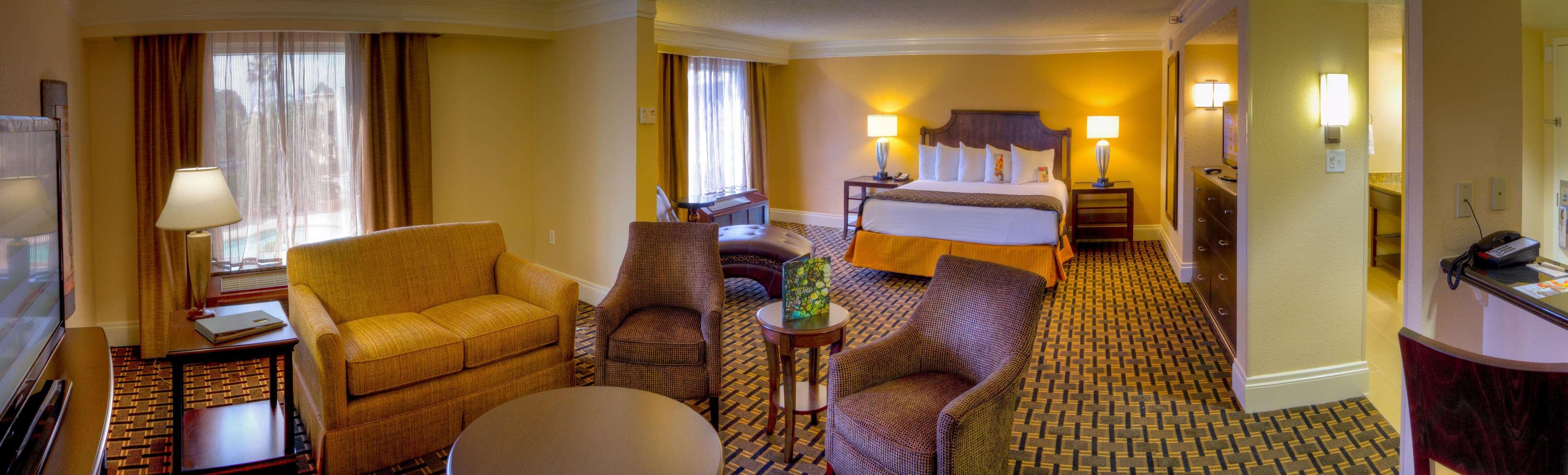 Rosen Plaza Orlando Convention Center Hotel 4*