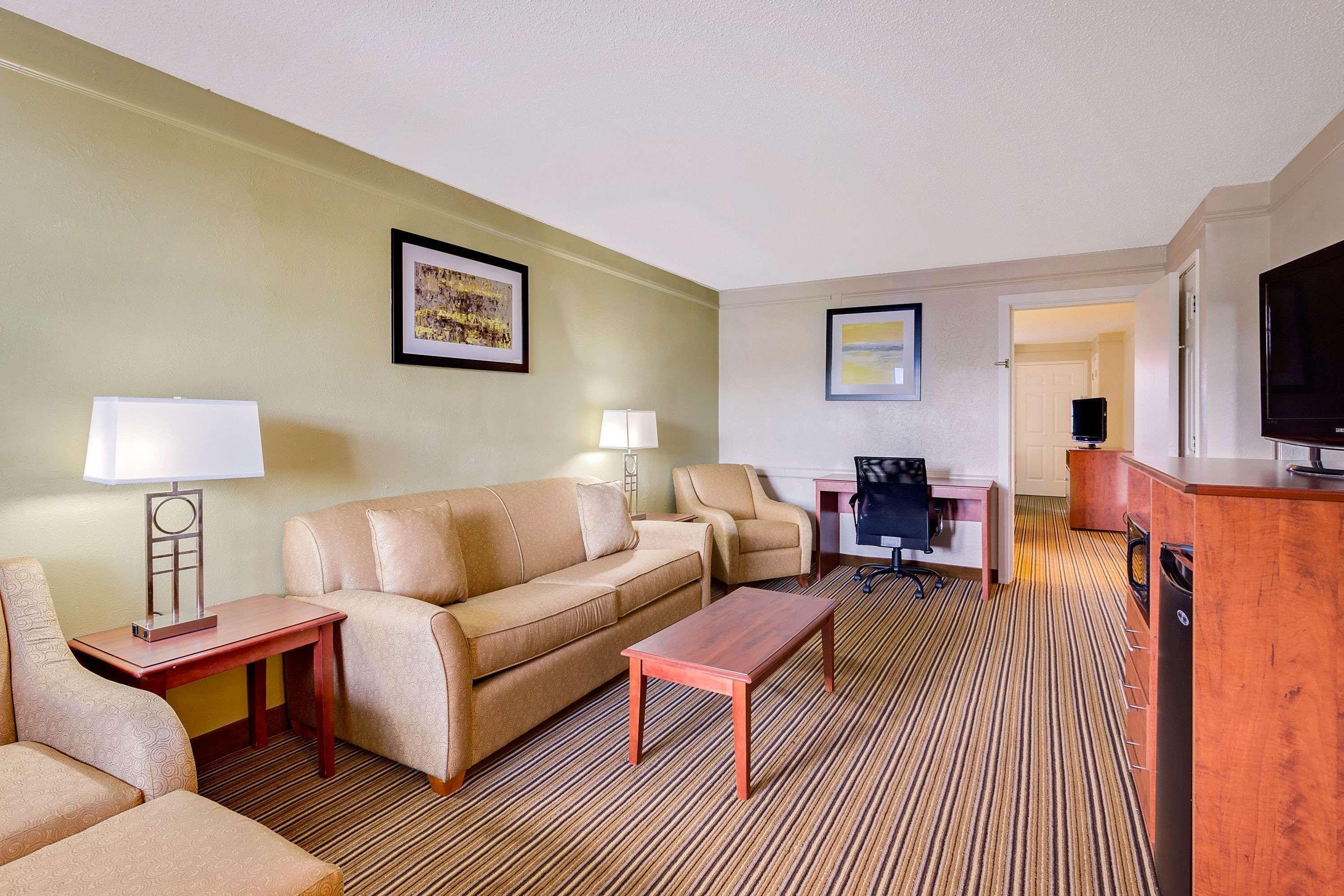Baymont By Wyndham Orange Park Hotel 2*