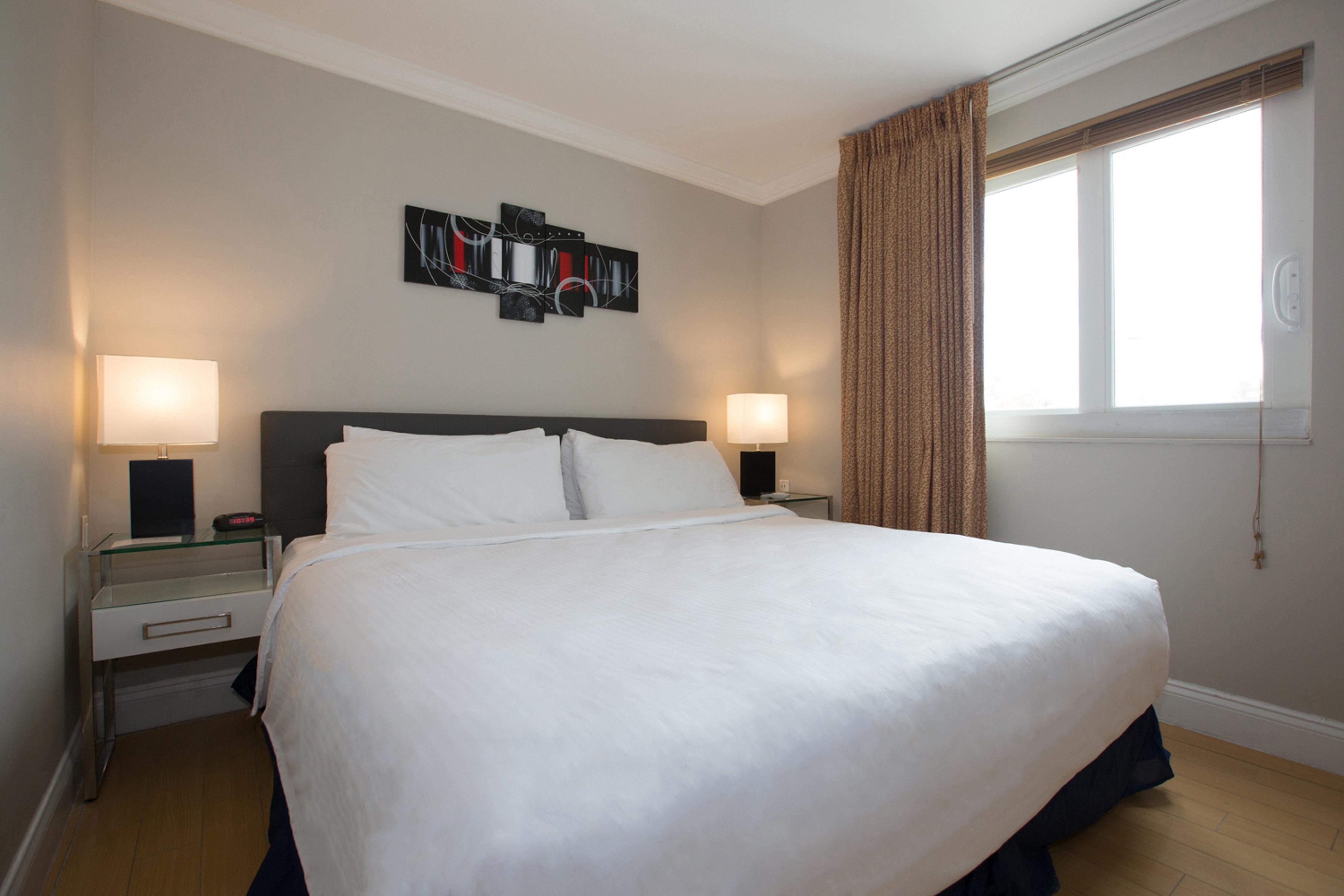 Nuvo - Miami Doral Hotel